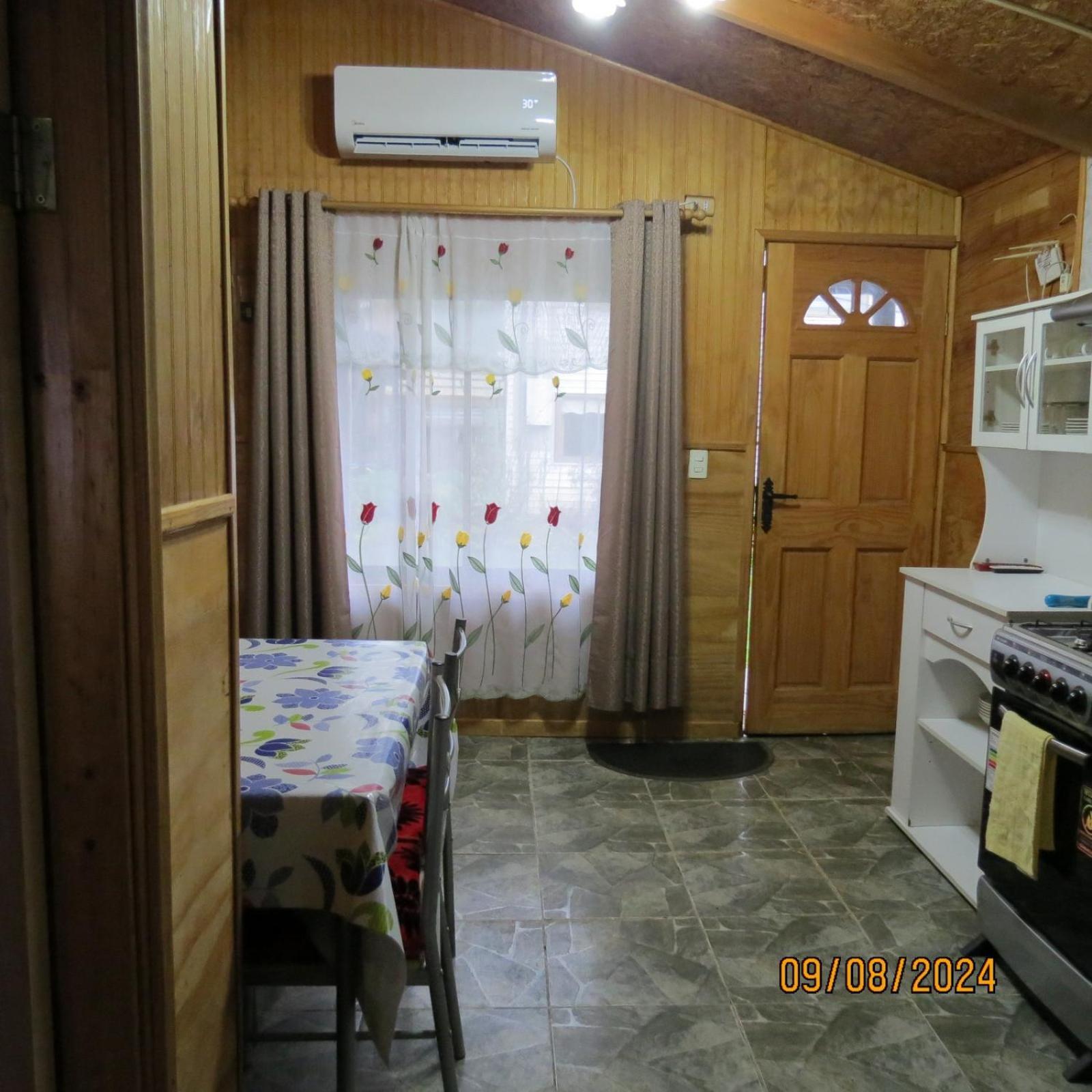 Hostal Y Cabanas Ventisquero Пуерто Пуюхуапи Екстериор снимка