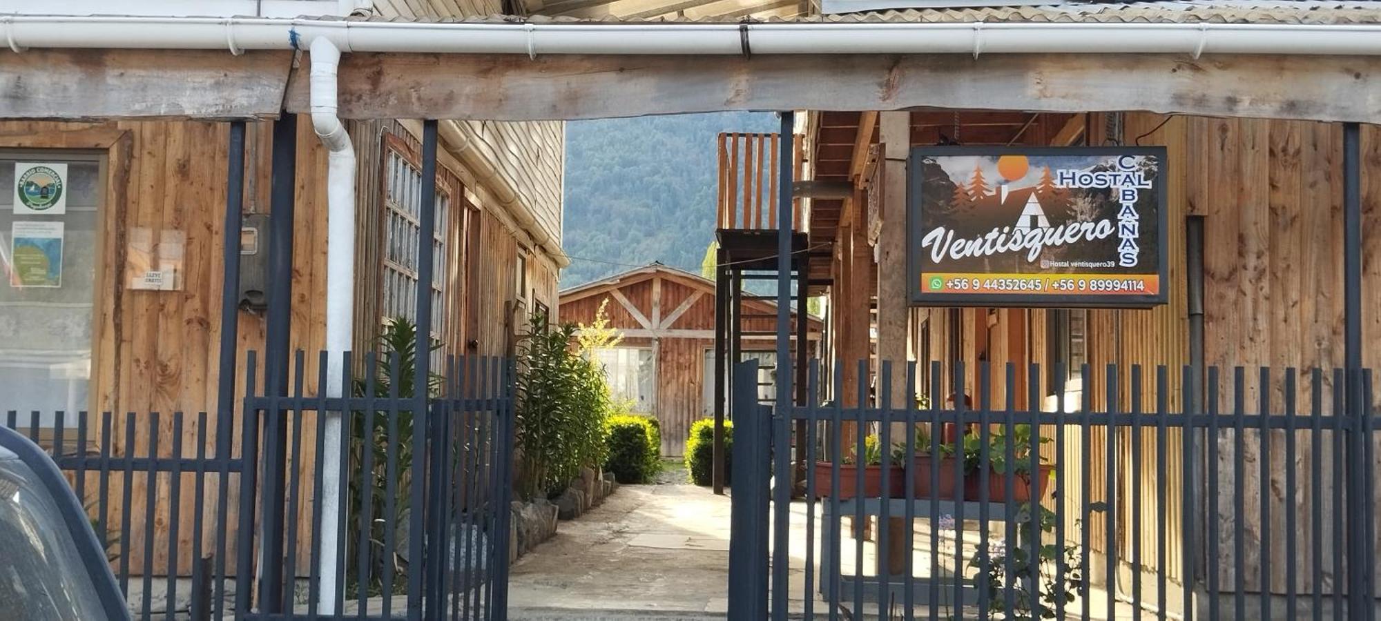 Hostal Y Cabanas Ventisquero Пуерто Пуюхуапи Екстериор снимка